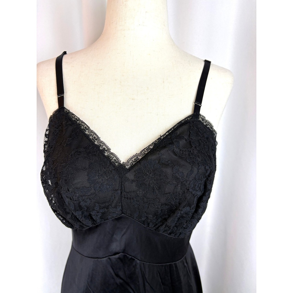 Vintage Vanity Fair Whimsigoth Lace Trim Dark Coquette Slip Dress Small - Picture 3 of 7